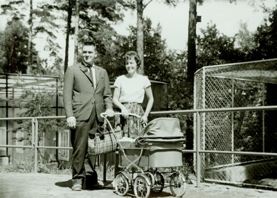 Familjen Björkholm på Eskilstuna djurpark år 1964