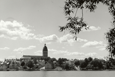 Utsikt från Vargholmen mot Strängnäs norra strandsida.