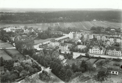 Utsikt från domkyrkans torn i Strängnäs mot sydväst.