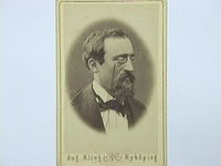 Ritlärare Maximilian Körner (1838-1895) boende i Nyköping. Foto omkring 1860-1870-tal. Visitkort