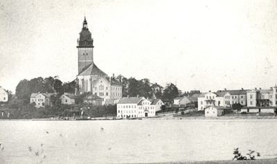 Strängnäs från öster i trakten av Sundby brygga.