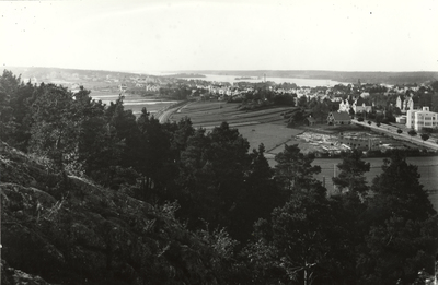 Utsikt åt nordväst från Långberget i Strängnäs.