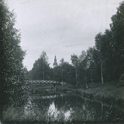 Vingåkersån med kyrktornet i fonden