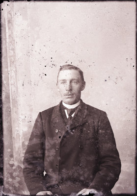 Porträtt, Albert Karlsson, Simonstorp, Högsjö, 1906
