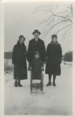 Gruppfoto i vinterlandskap