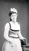 Porträtt, troligen Lotten (Charlotta Henriette) Rosén född Holmberg 1856, Nyköping