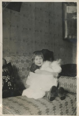 Birgit i Barbros knä, 1937
