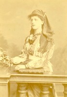 Clara Fleetwood född Sandströmer (1861-1942), utklädd