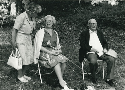 Kerstin Lundh samtalar med Elias och Elna Annergård.