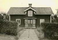 Åtorp med mannbyggnad från 1894.