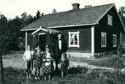 Familjen Ernst Edlund, Mariedal.