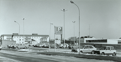 Parkeringsplatsen till Domus varuhus i Strängnäs