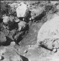 Stensättning utgrävd 1955, Girsta
