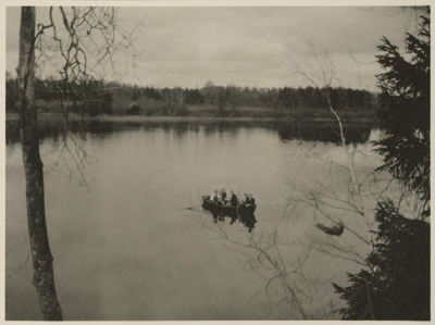 I roddbåt vid Solbacka Läroverk, 1932