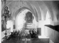Predikstol och altaret i S:t Nikolai kyrka