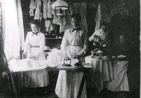 Stärkning av söndagsblad och manschetter i Flen, 1900-tal