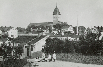 Utsikt över Strängnäs från Kvarnbacken, 1911