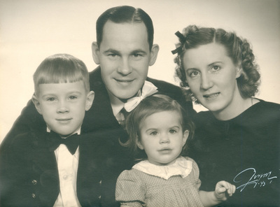 Familjen Wohlin, familjefoto från 1943