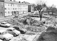 Rivningsarbeten på Östra Kyrkogatan, Nyköping, 1970