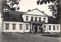 Herrgårdsbyggnaden vid Stavsjö Bruk. Byggnaden brann ner 1915.