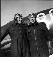 Flygflottiljen F11, flottiljchef Birger Schyberg och borgmästare Carl Åhman 1942