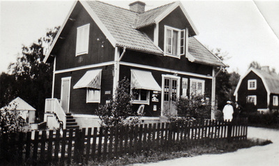 Dahlgrens livsmedelsaffär i Stuvsta, 1920-1930-tal