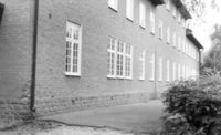Administrationsbyggnad på Sundby sjukhusområde vid Strängnäs 1986