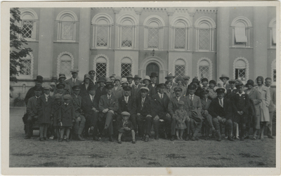 Gruppfoto vid Stora Sundby slott