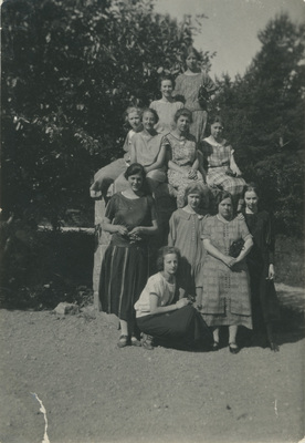 Gruppfoto på kvinnor i Saltsjöbaden år 1925