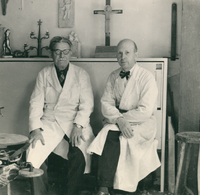Bildhuggarmästarna John Angré och Fritz Johansson, 1959