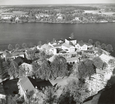 Strängnäs, utsikt från domkyrkotornet mot ostnordost.